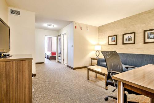 Comfort Inn Suites University 