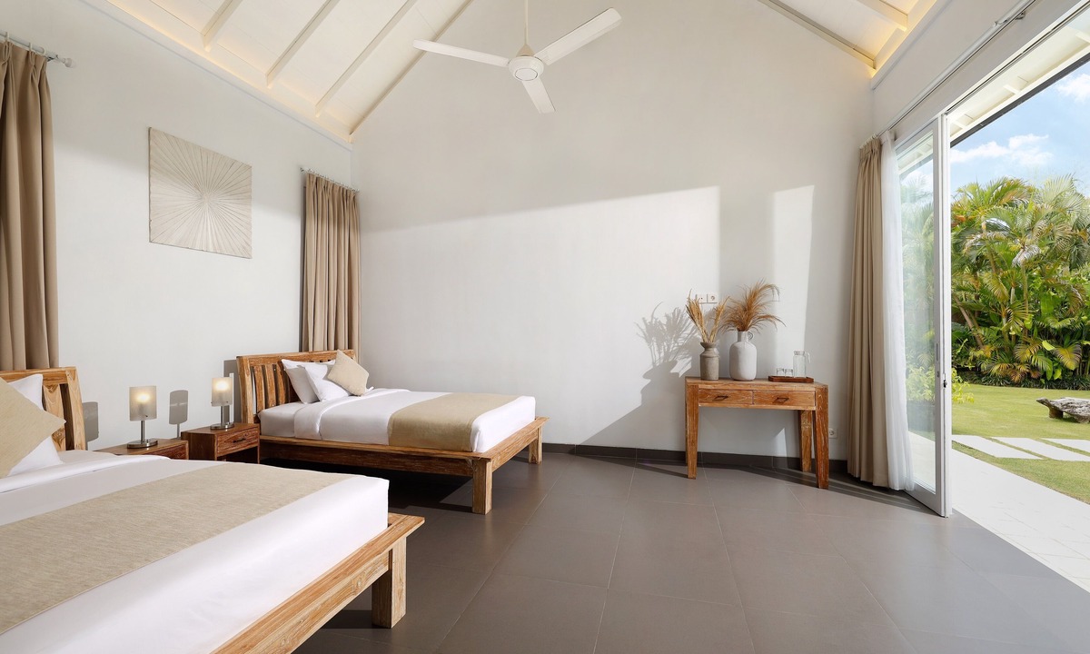 Sunset Road Villa | Swarna Villa by Nakula
