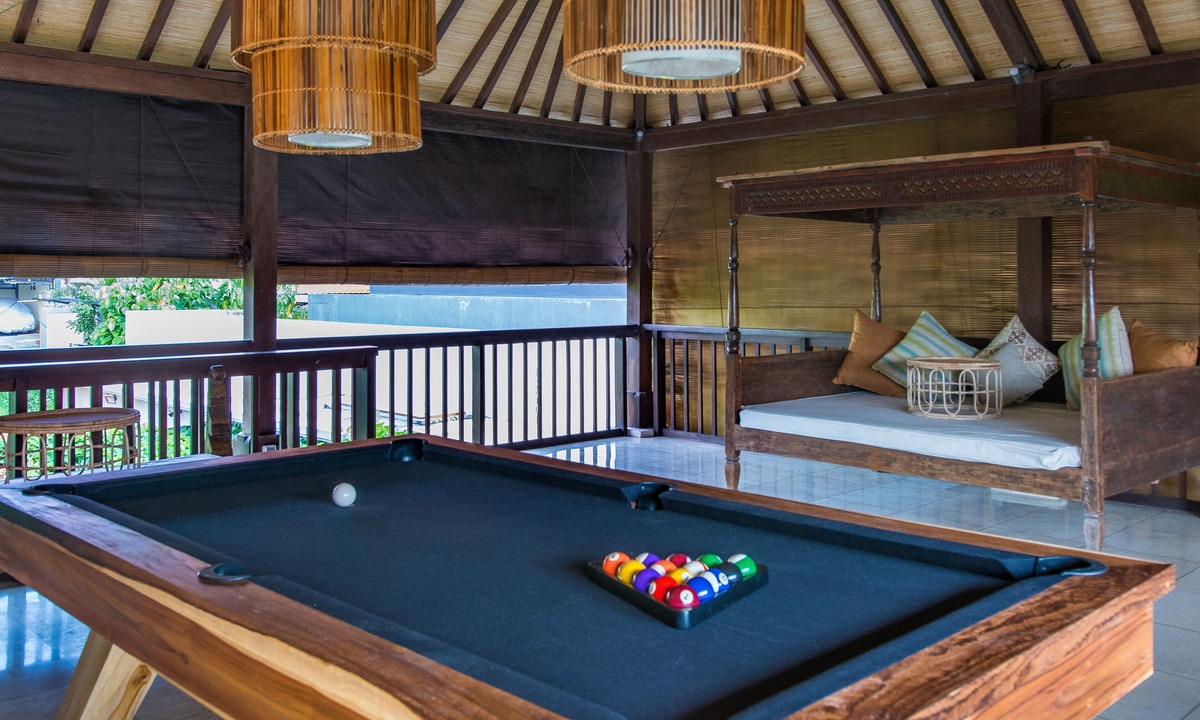 Batu Bolong Villa | Villa Nelayan by Nakula