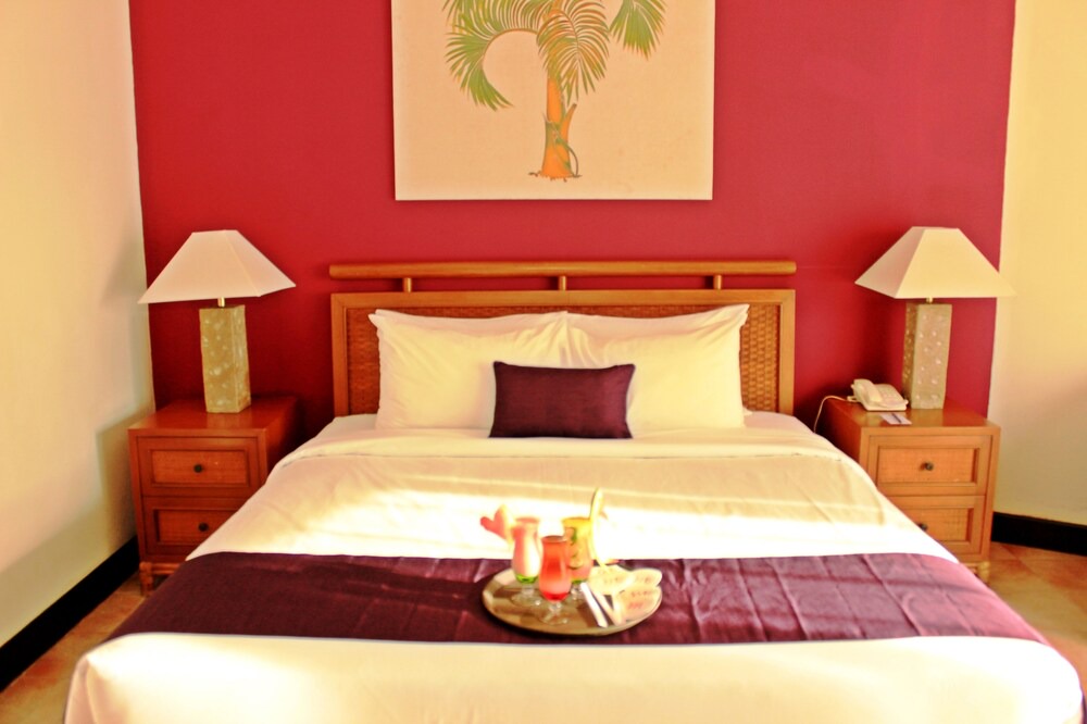 Pineleng Hotel | Mercure Manado Tateli Resort and Convention