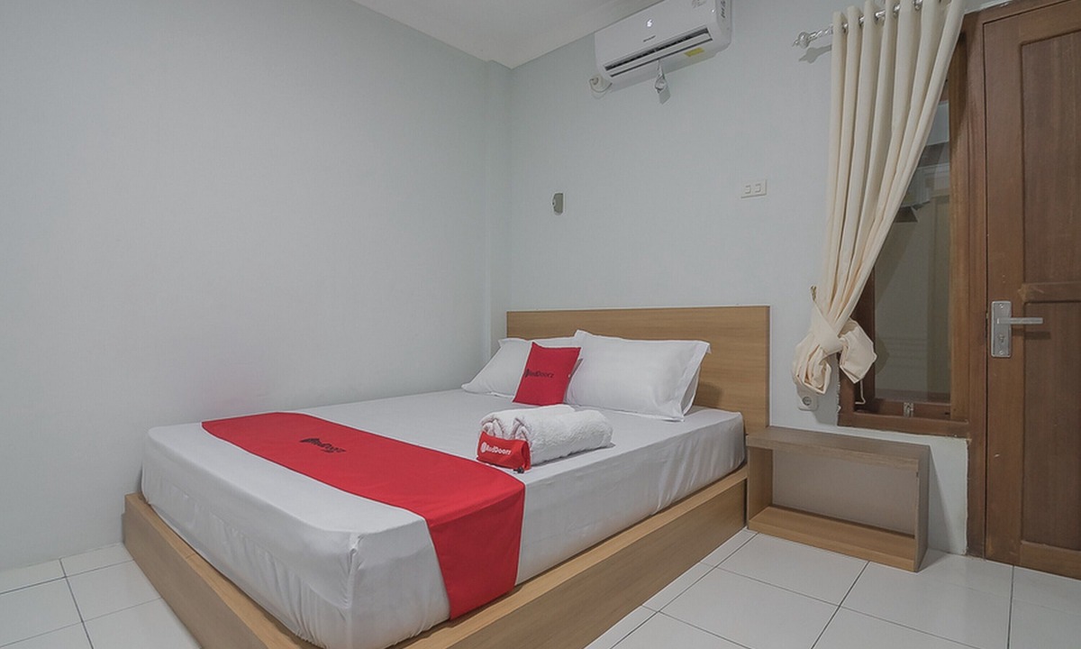 Singkawang House | RedDoorz near RSUD Dr. Abdul Aziz