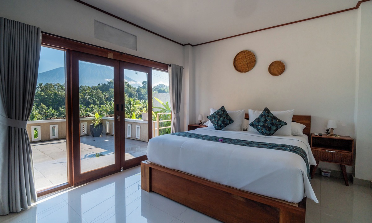 Selat Hotel | VELONIA ISEH