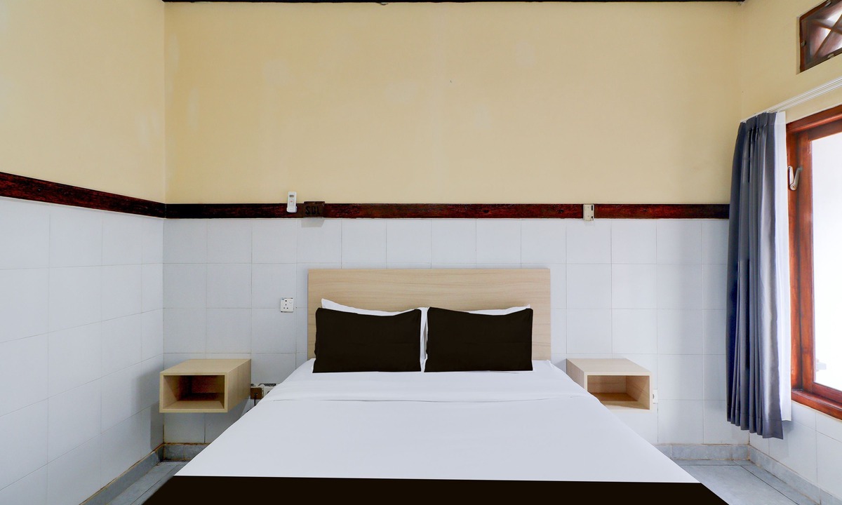 Downtown Kuta Hotel | Townhouse Oak Legian Near Legian Beach Formerly Sayang Maha Merta