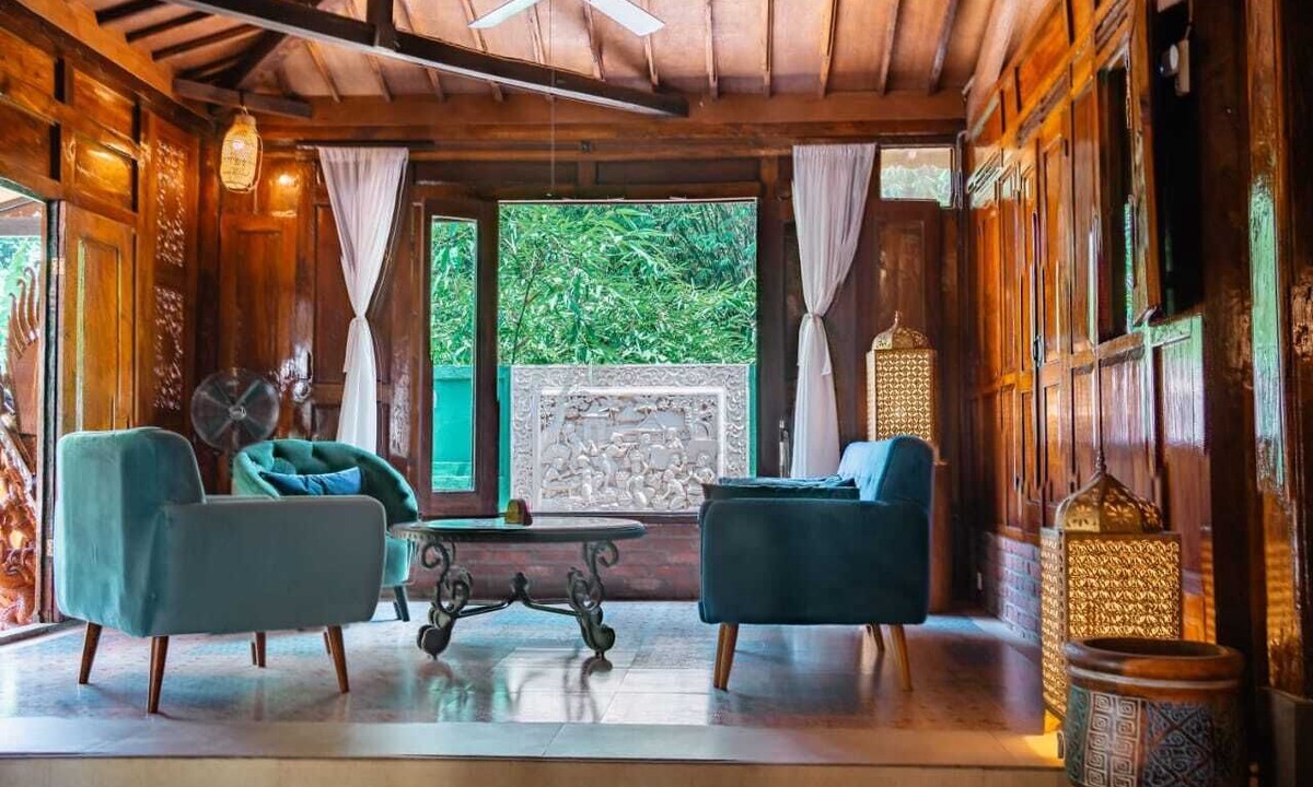 Celuk Bed & Breakfast | Rose luxury tropical eden forest view