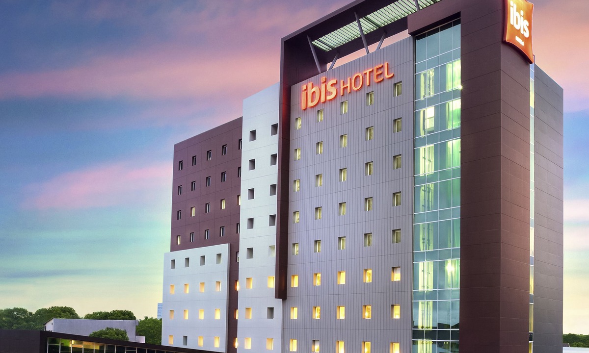 Losari Hotel | ibis Makassar City Center