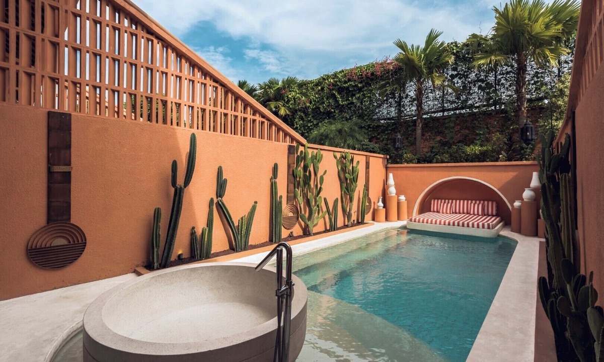 Seminyak Hotel | Grand One Bedroom Villa w/Private Pool and Bathtub
