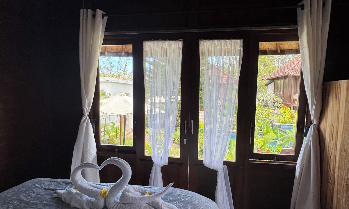 Jungut Batu Villa | Puri Sari Villas Restaurant and Bar