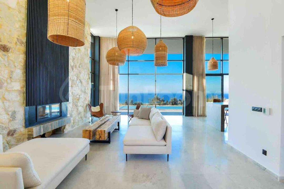Aousja Villa | La Baie de Leo, Metline , Infinity Pool, Sauna & Spa