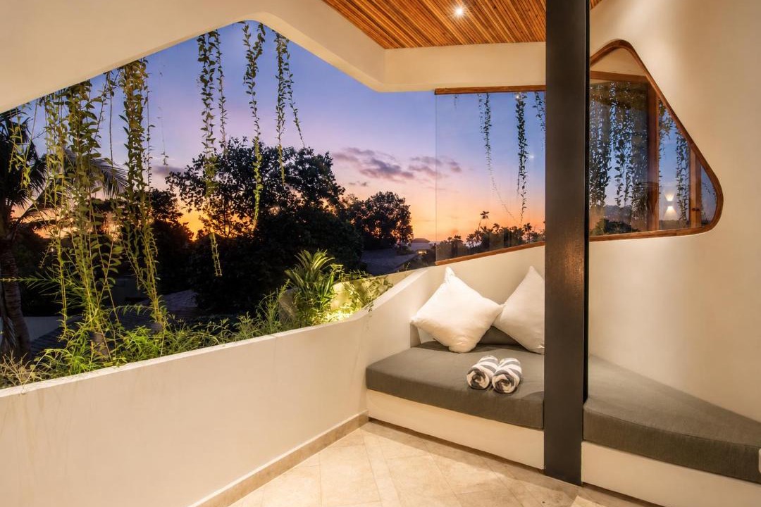 Pererenan Hotel | Modern 1-BR Loft with Art Deco Style Shared Pool