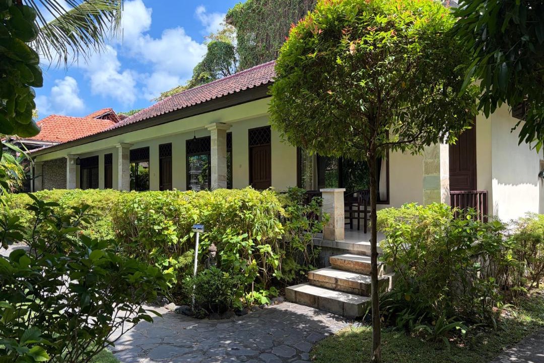 Dyanapura Hotel | Raja Gardens Hotel