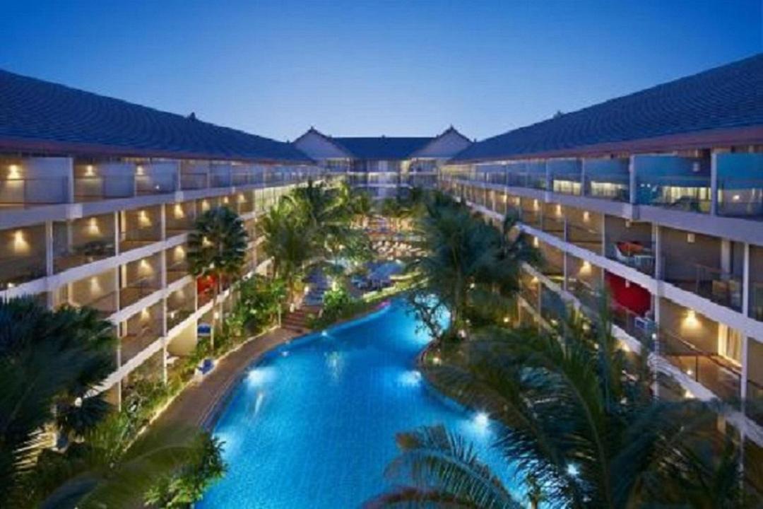 Sei Pinang Hotel | Hotel Encore Seminyak Bali - Premier Room with Pool View