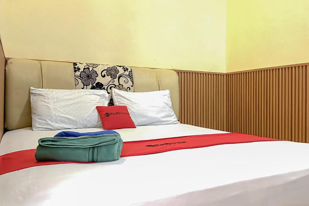 Balikpapan Hotel | RedDoorz near Wisma Cahaya Abadi Sepinggan Airport Balikpapan