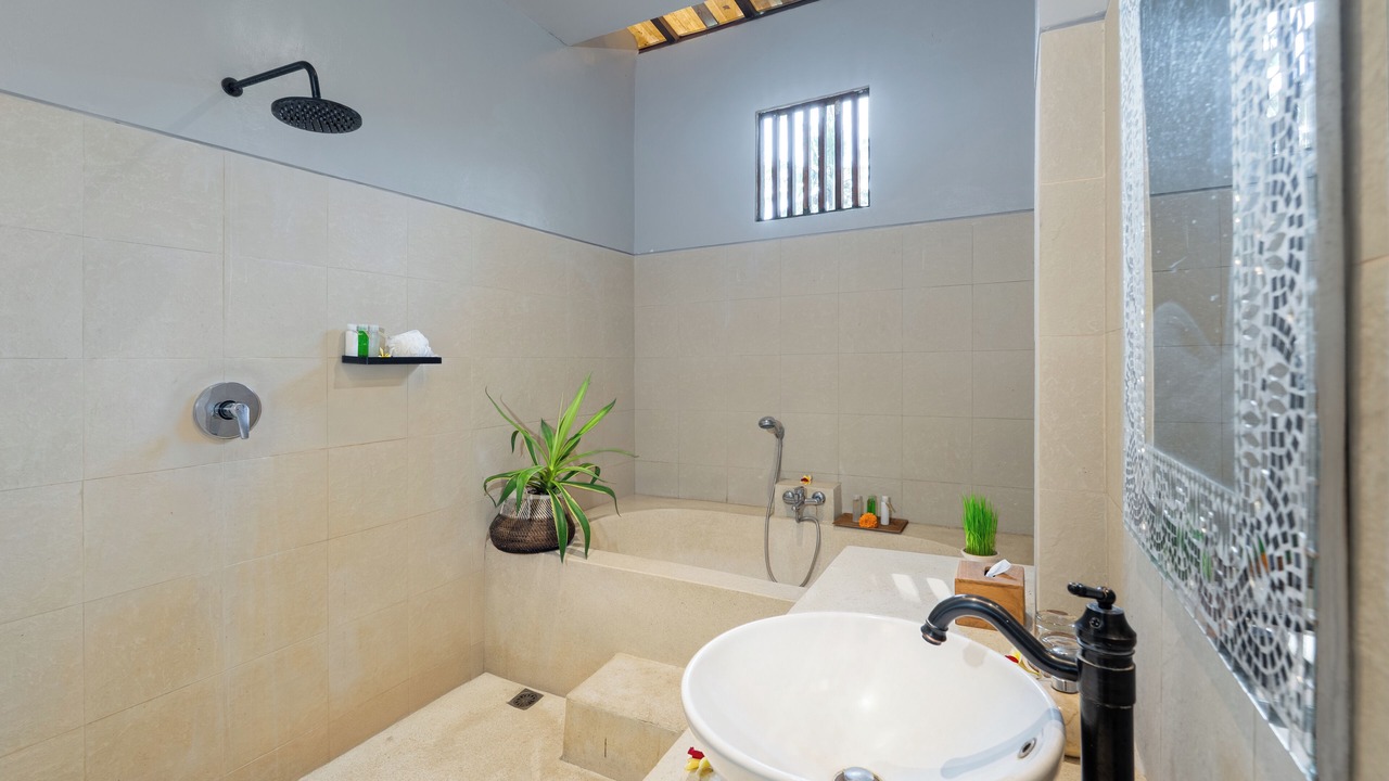 Photo of Bathroom in Petulu