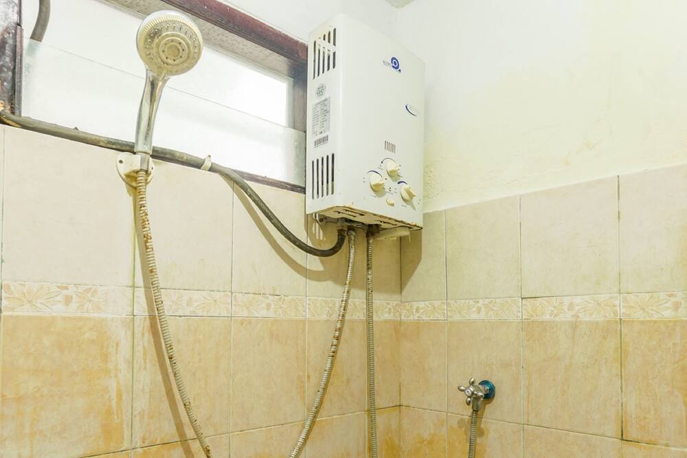 Photo of Bathroom in Padangsambian Klod