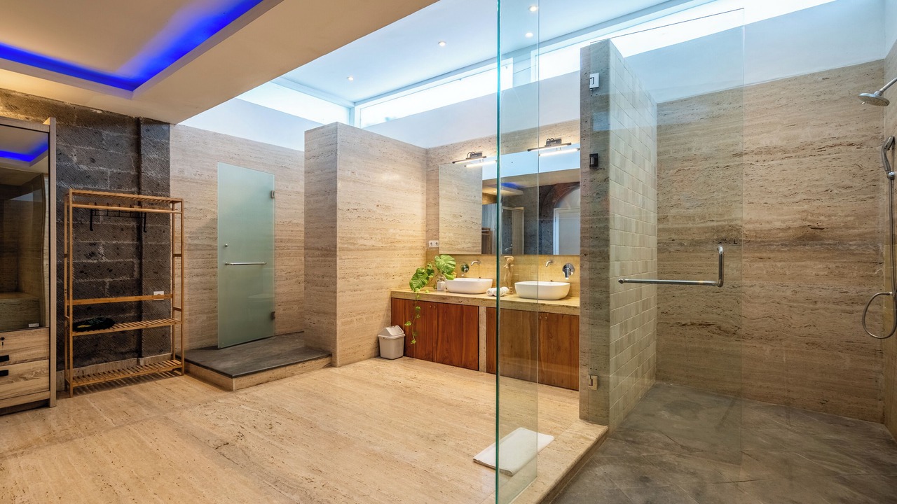 Photo of Bathroom in By Pass Ngurah Rai