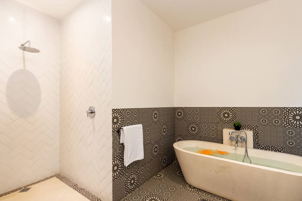 Photo of Bathroom in Singakerta