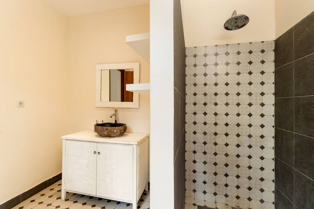 Photo of Bathroom in Singakerta