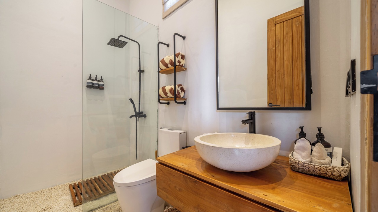 Photo of Bathroom in Singakerta