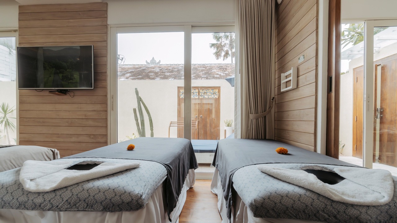 Photo of Others in Sunset Road