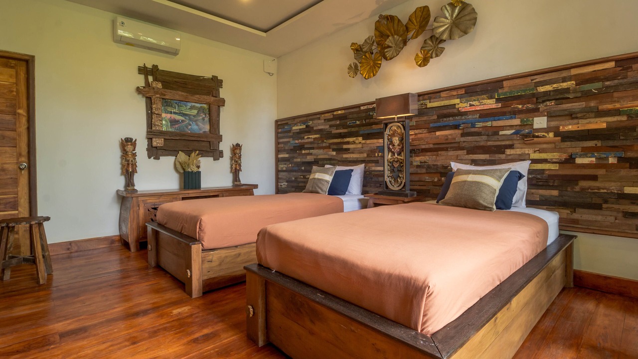 Photo of Bedroom in Keliki