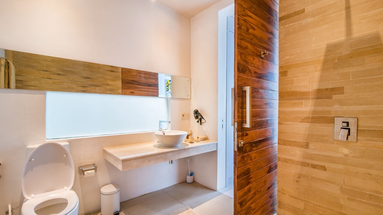 Photo of Bathroom in Sunset Road