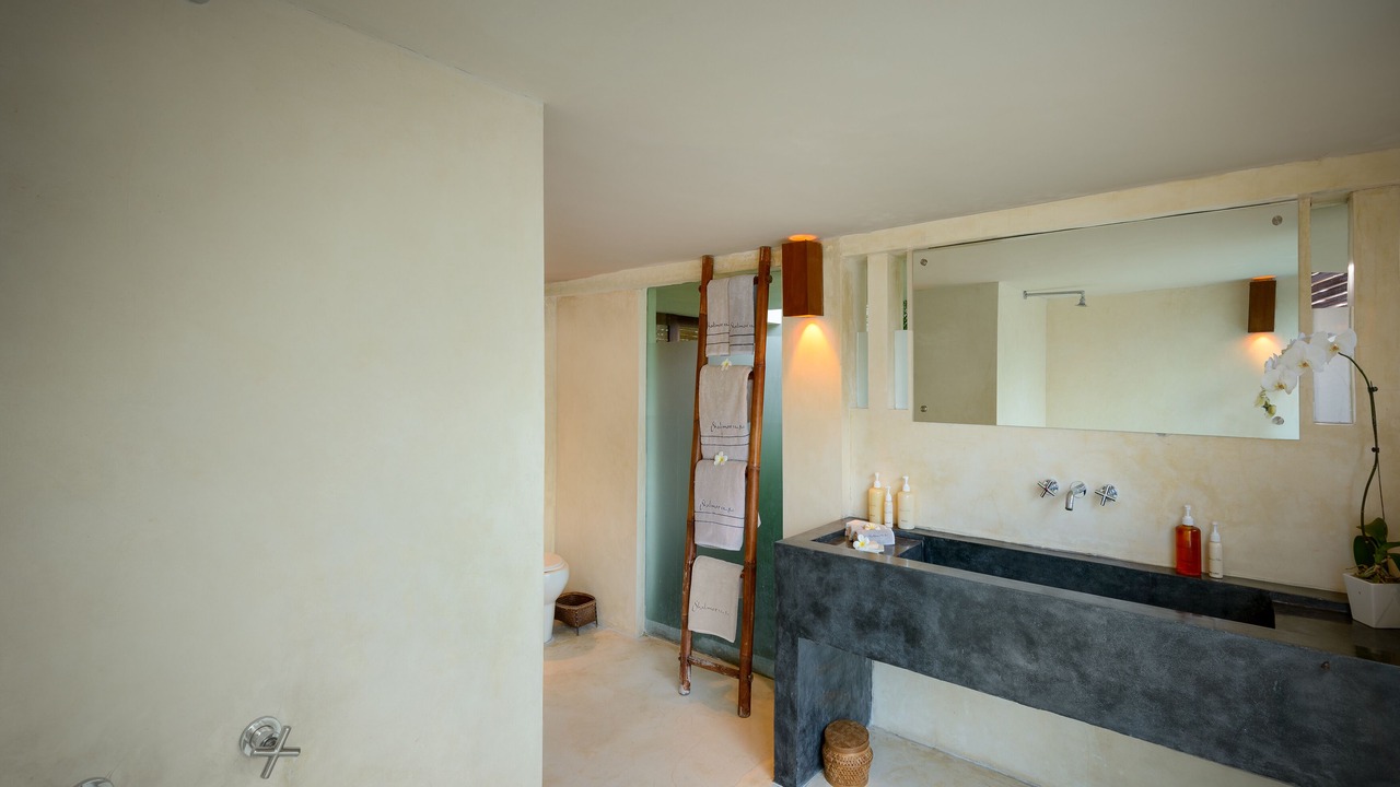 Photo of Bathroom in Munggu