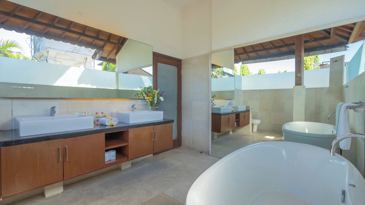 Photo of Bathroom in Dyanapura