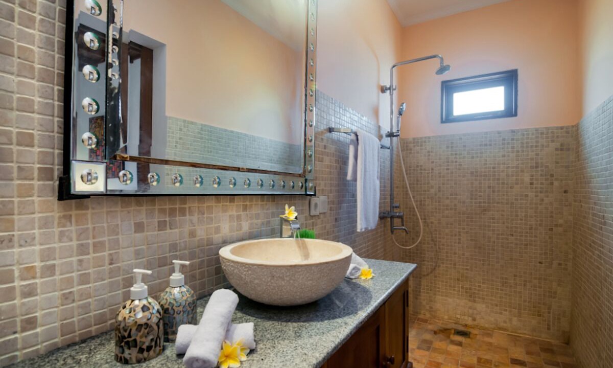 Photo of Bathroom in Petitenget