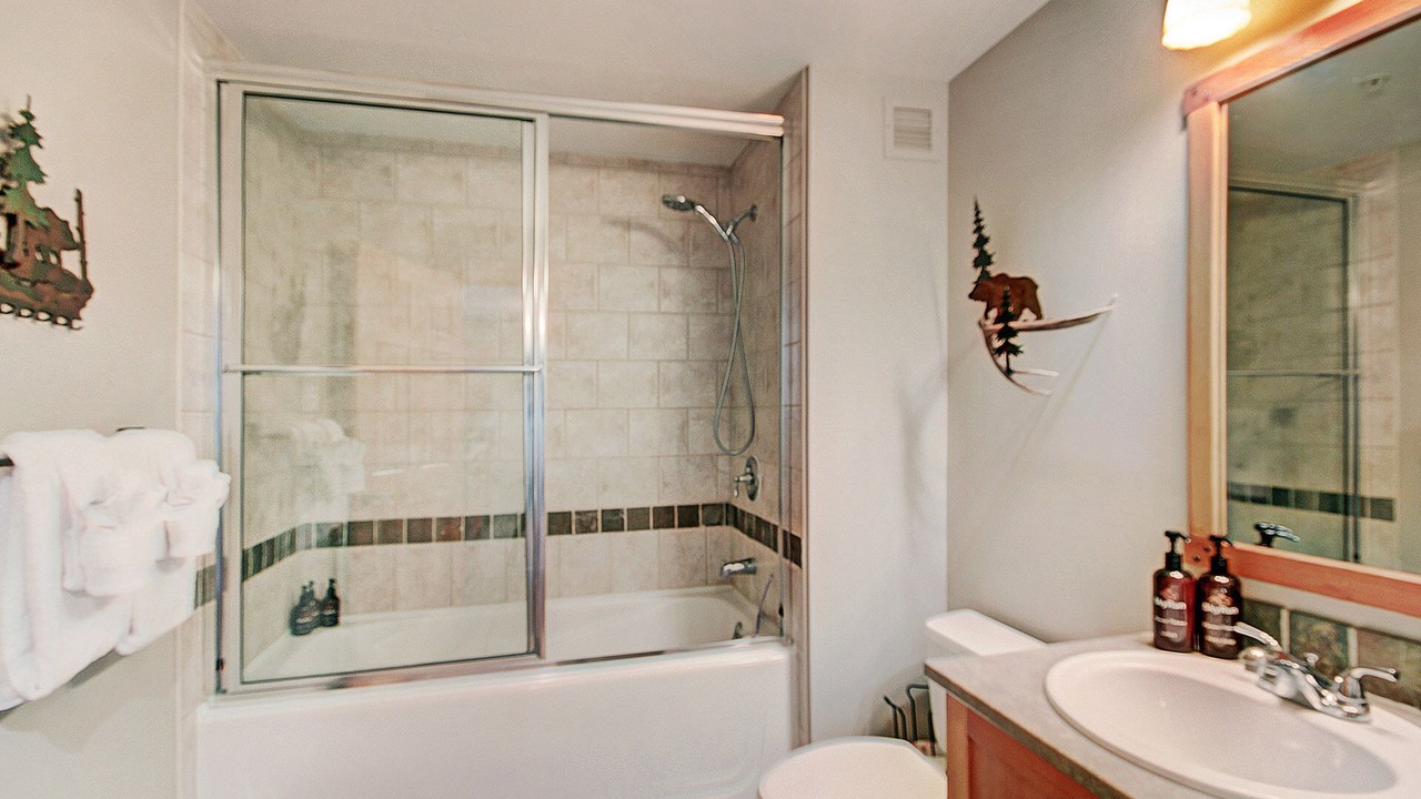 Photo of Bathroom in Copper Mountain Village