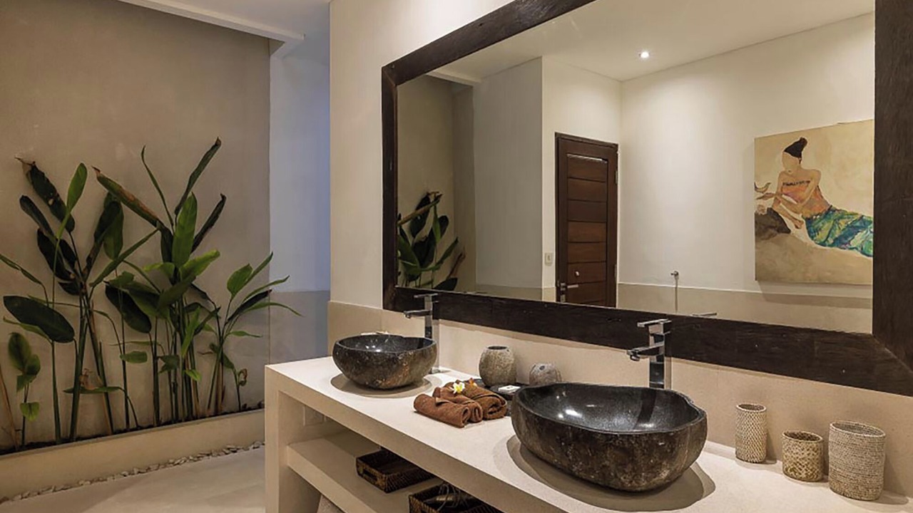 Photo of Bathroom in Sunset Road