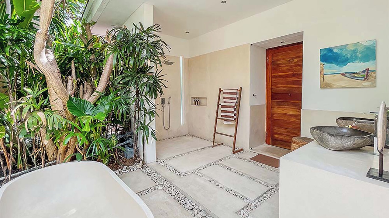 Photo of Bathroom in Sunset Road