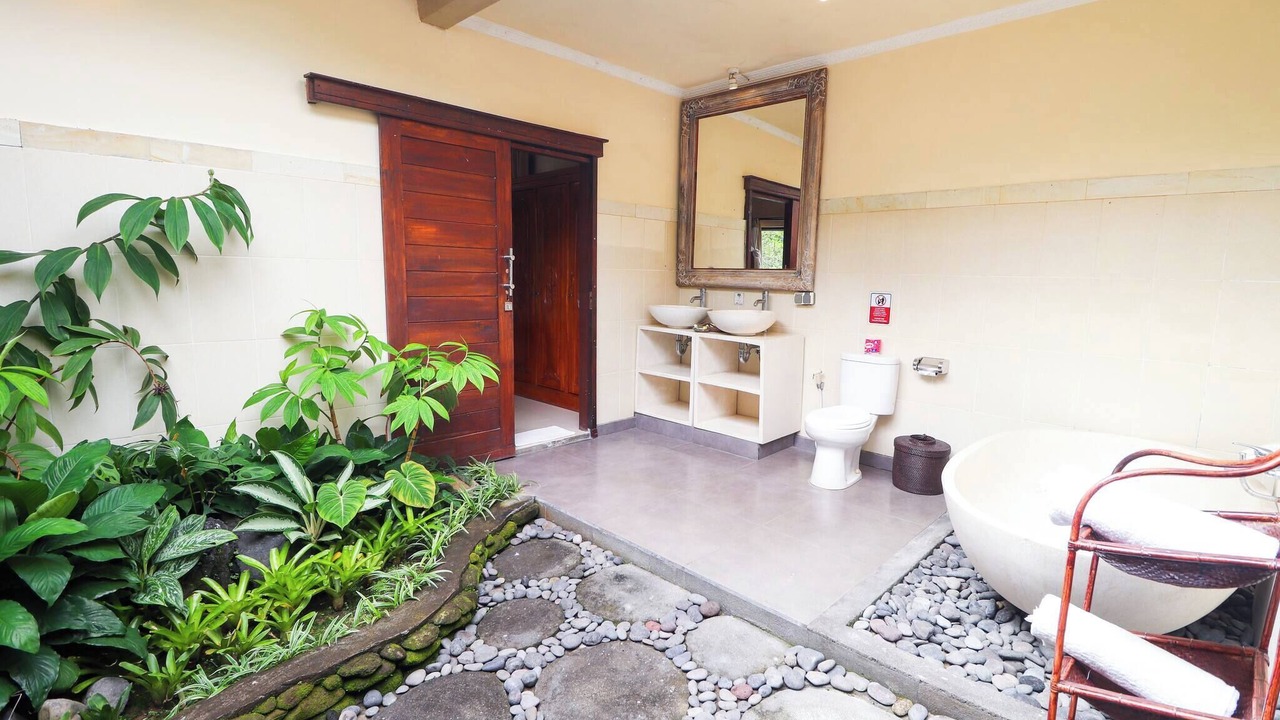 Photo of Bathroom in Petulu