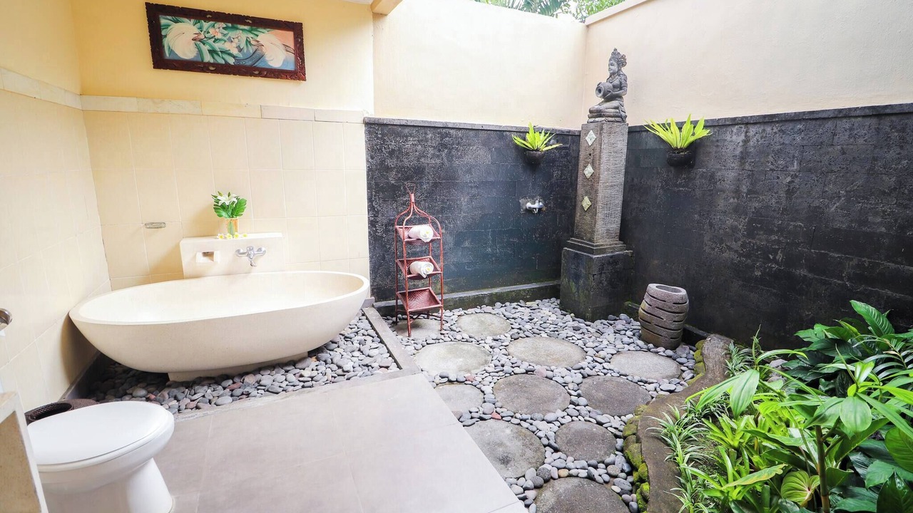 Photo of Bathroom in Petulu