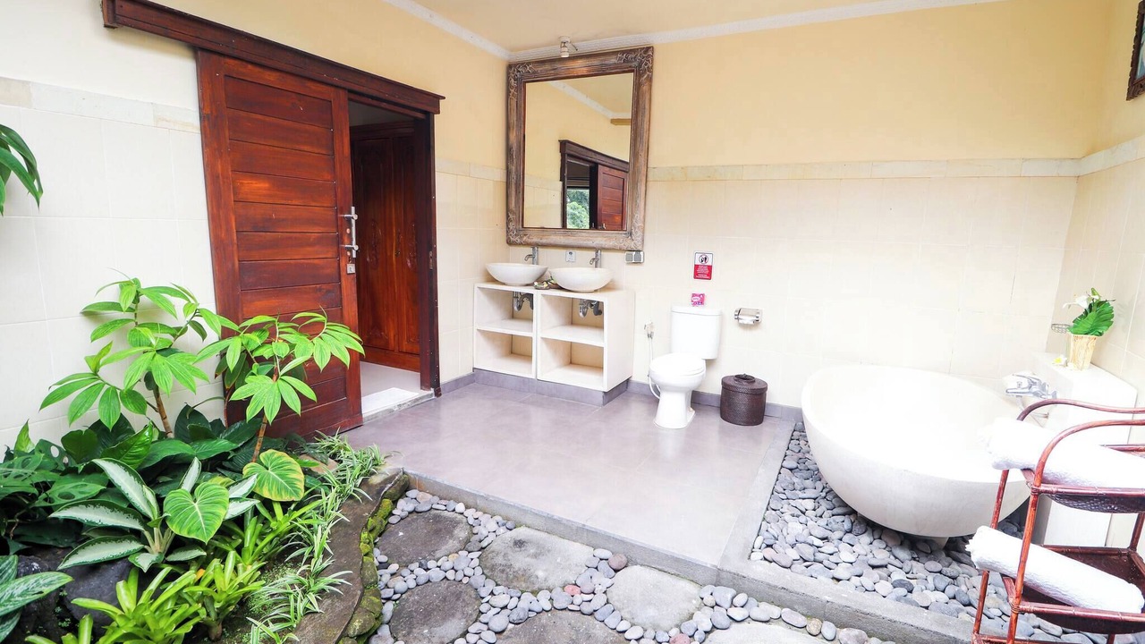 Photo of Bathroom in Petulu