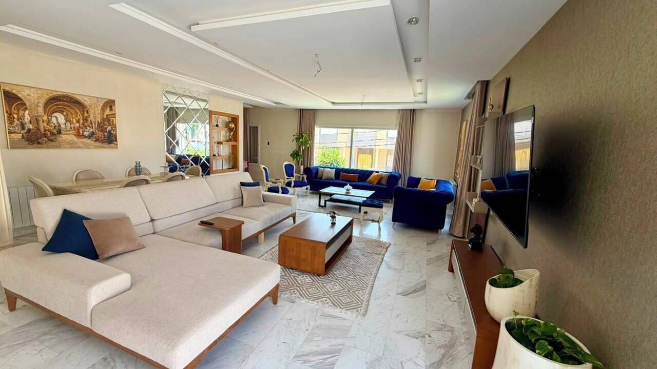 Photo of Livingroom in Western Khezama
