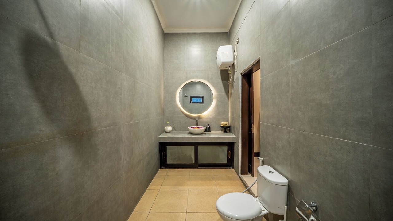 Photo of Bathroom in Sunset Road