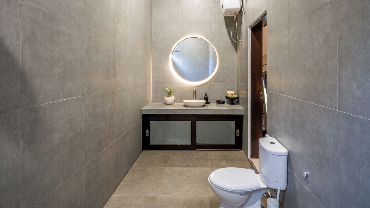 Photo of Bathroom in Sunset Road
