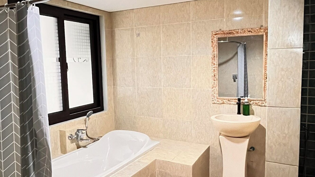 Photo of Bathroom in Singakerta