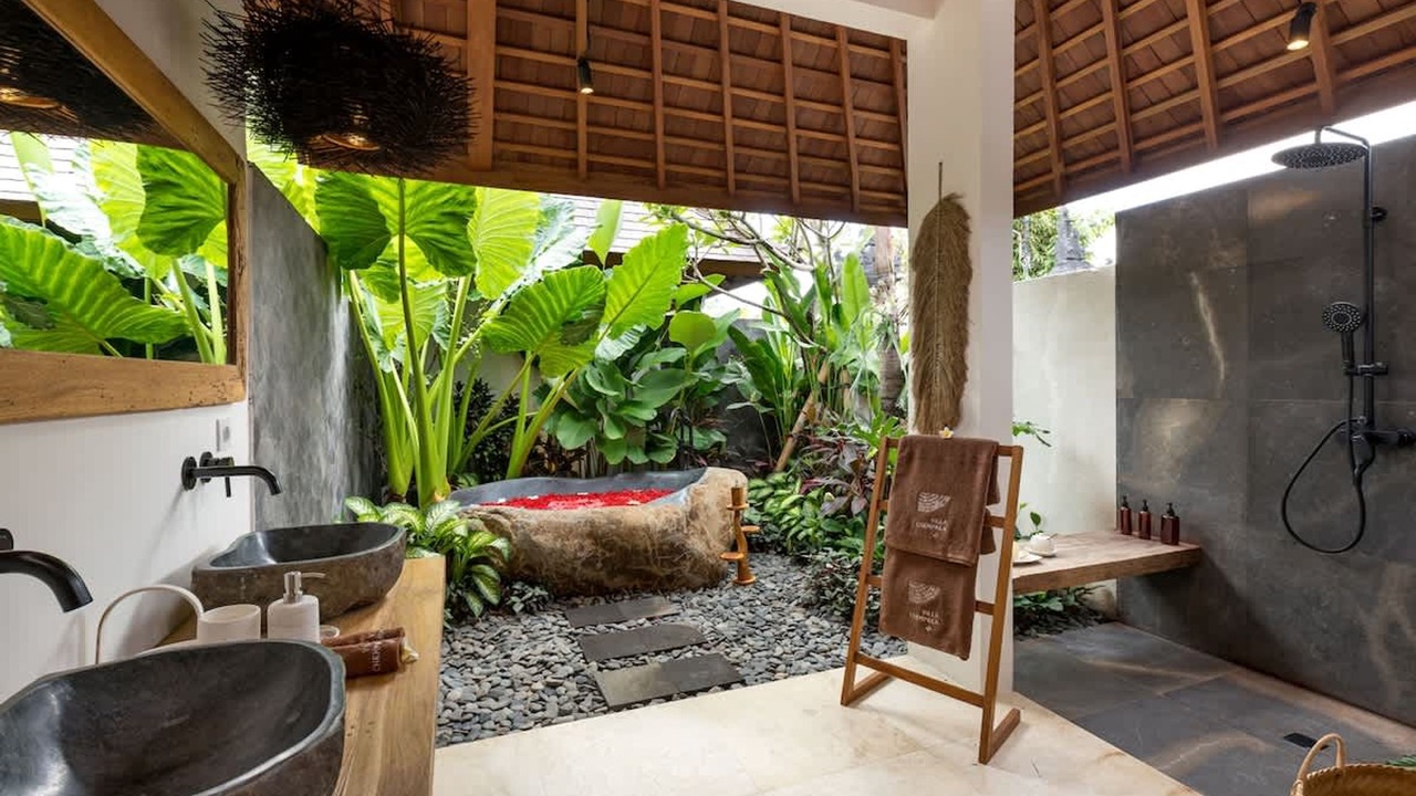 Photo of Bathroom in Banjar Semer