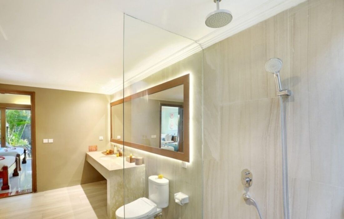 Photo of Bathroom in Petitenget
