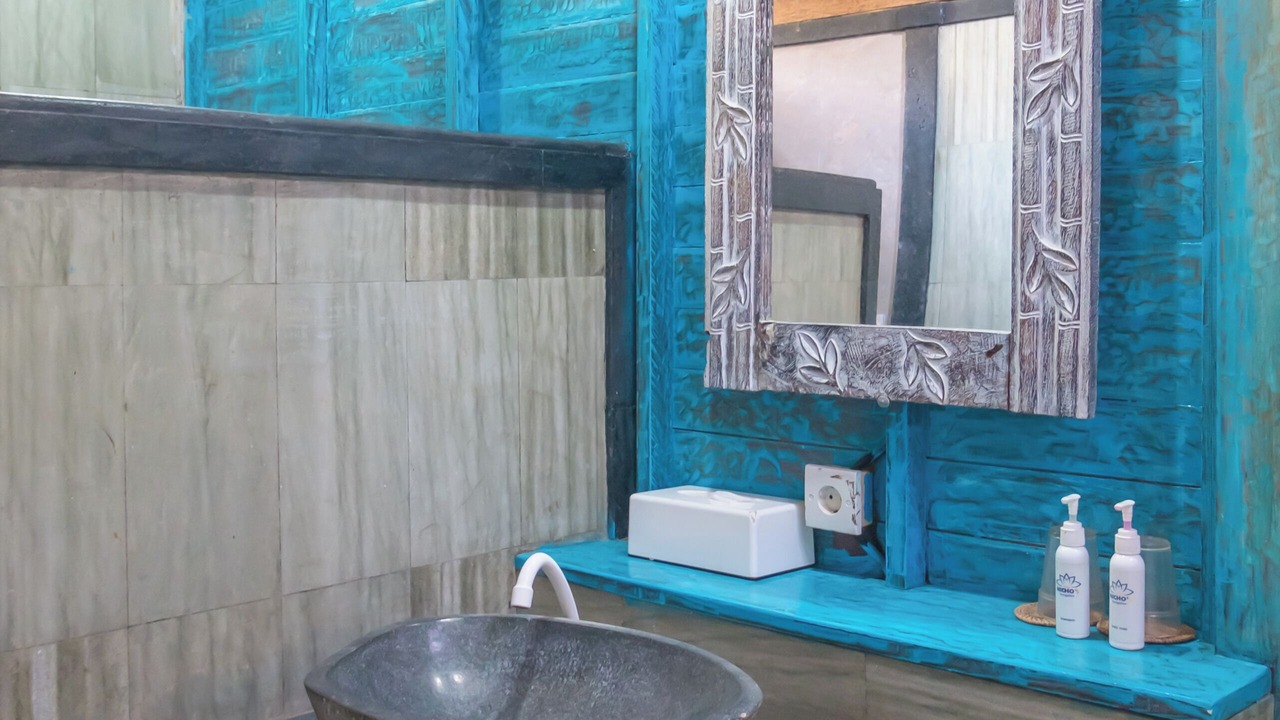 Photo of Bathroom in Mushroom Bay