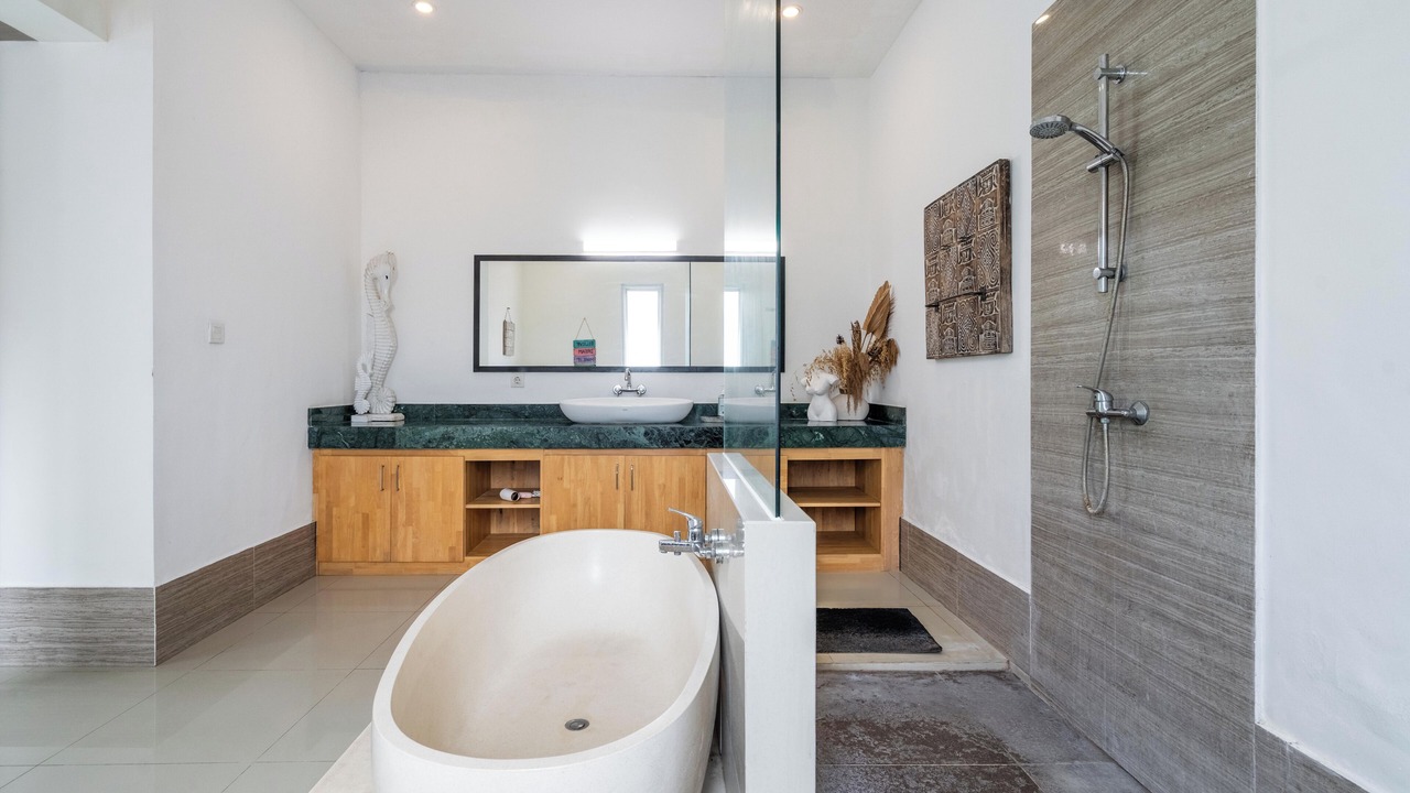 Photo of Bathroom in Dyanapura