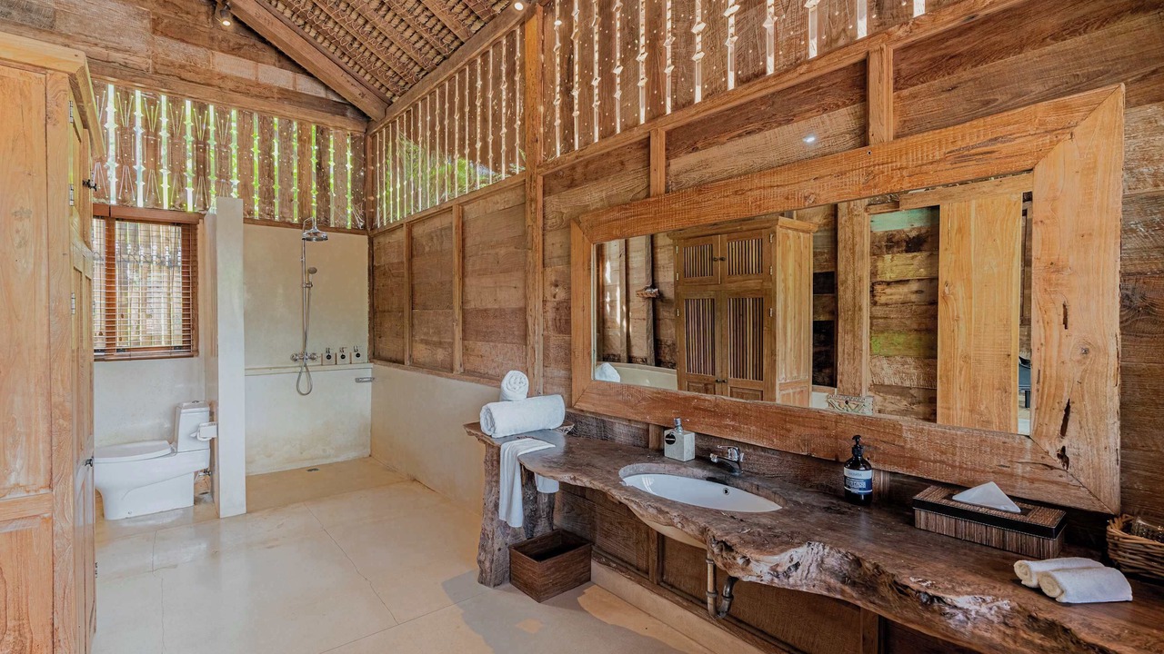 Photo of Bathroom in Mushroom Bay