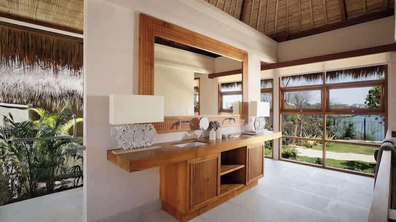Photo of Bathroom in Mushroom Bay