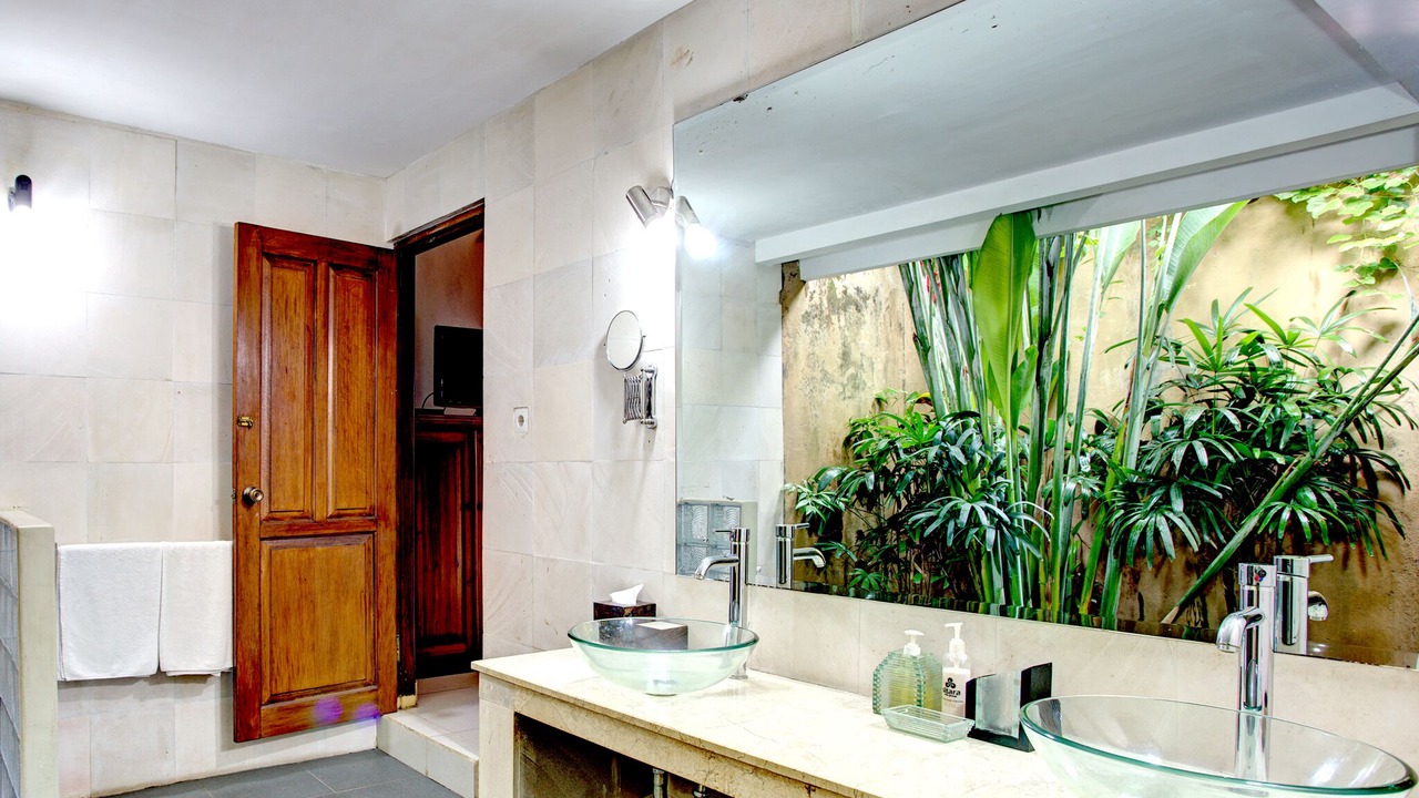Photo of Bathroom in Sunset Road