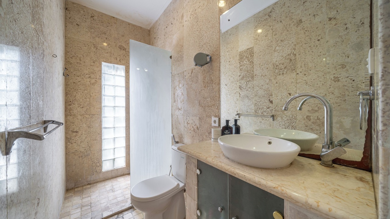 Photo of Bathroom in Petitenget