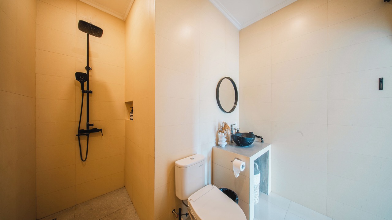 Photo of Bathroom in Petitenget