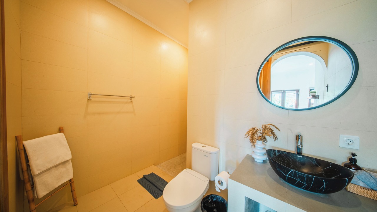 Photo of Bathroom in Petitenget