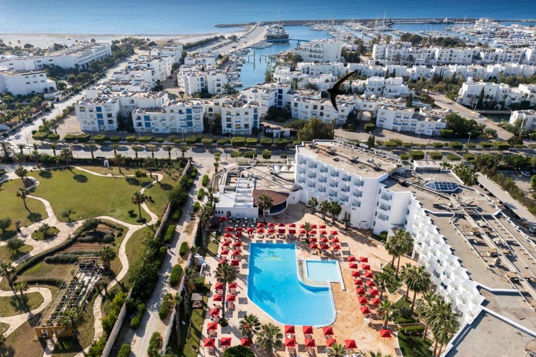 Photo of Others in Yasmine