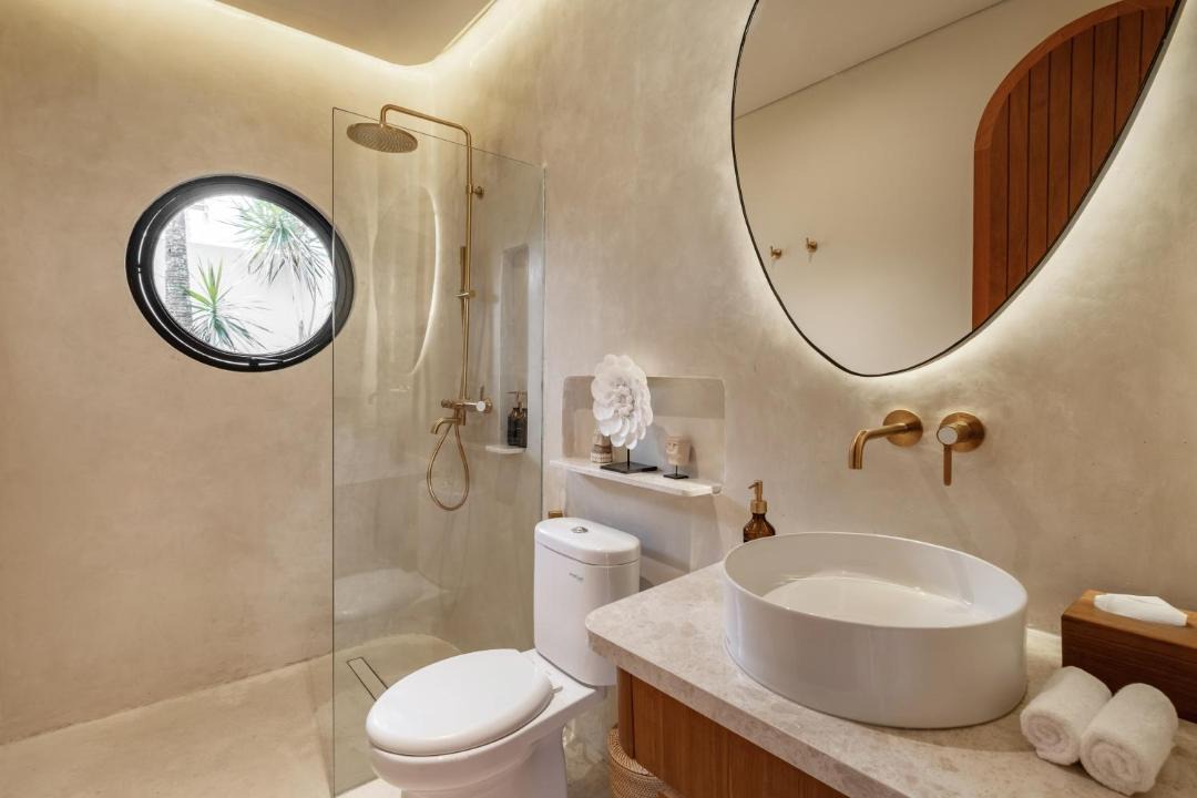 Photo of Bathroom in Petitenget